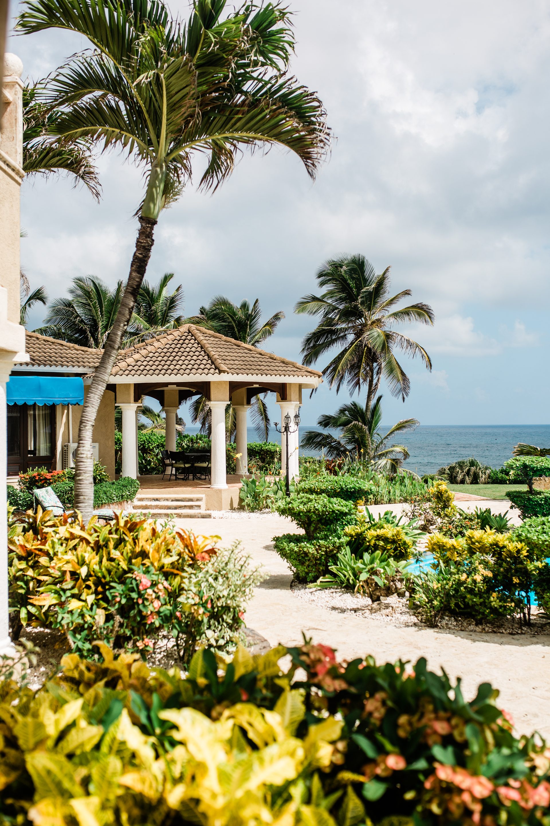 Tropical garden archway